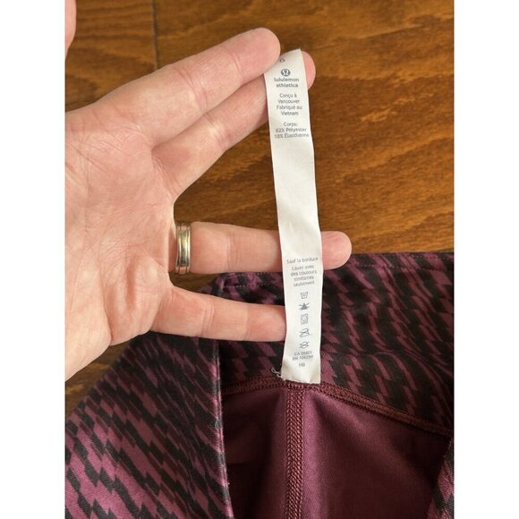 Lululemon Wunder Under Cropped Leggings Burgundy Geometric Pattern Size 6 - Picture 5 of 7